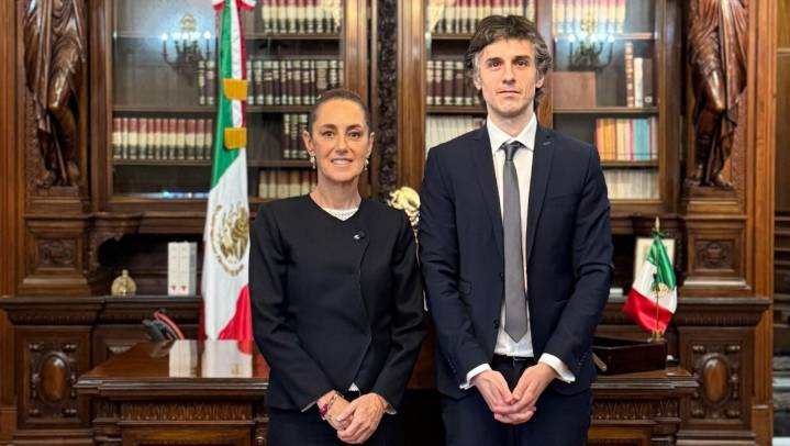 Sheinbaum recibe al abogado de Pedro Castillo