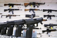 Cómo la política de armas en EE. UU. militariza a los cárteles mexicanos y provoca migración fronteriza para escapar de la violencia armada