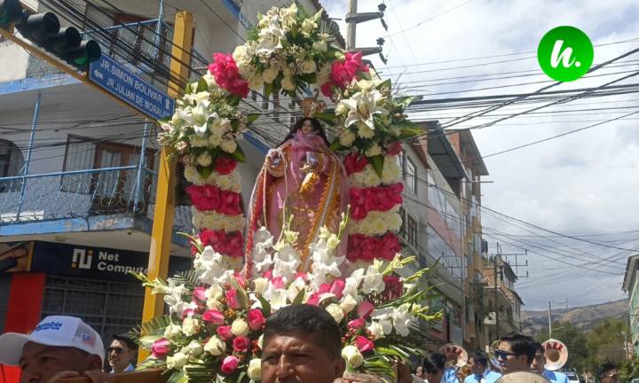 Devotos de la virgen de Huata fe y tradición