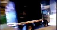 Conductor de camión arrolló a dos policías e intentó escapar provocando persecusión y balacera