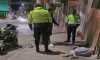 Joven mujer muere tras accidente de motocicleta conducida por policía en presunto estado de ebriedad