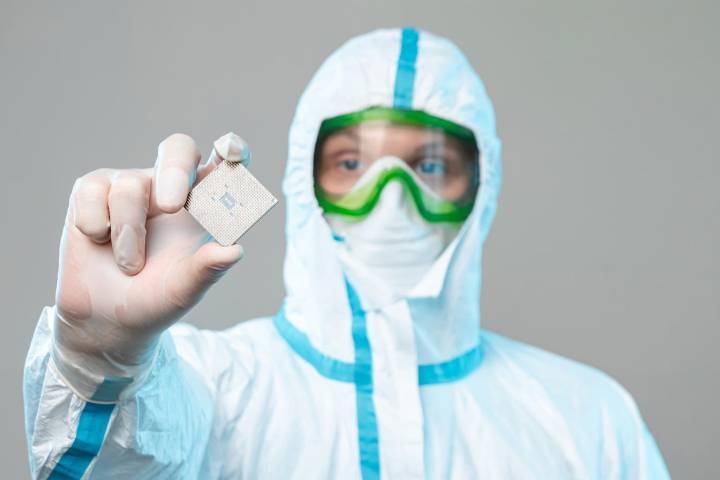 ASE Technology: Positioned To Capitalize Semiconductor Packaging Market (NYSE:ASX)