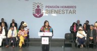 Clara Brugada entrega 10 mil apoyos de la Pensión Hombres Bienestar en el Zócalo de la CDMX