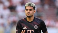 Con acordeón en mano: Luis Díaz deslumbró durante la sesión de fotos para su primer Oktoberfest con el Bayern Múnich