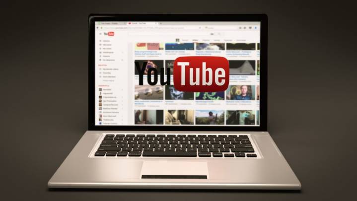 YouTuber Spends Entire Video Asking People to Like and Subscribe