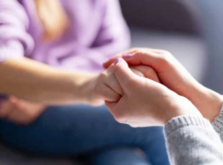 Apoyo emocional gratuito a personas sin seguro en Concord