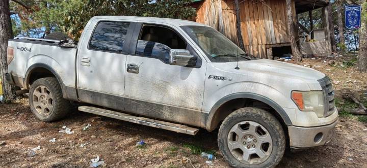 Asegura Célula BOII arma, más de mil 800 cartuchos y 30 kilogramos de mariguana, en Moris