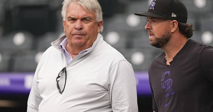 Rockies should give GM Schmidt 2 choices: Resign or be fired