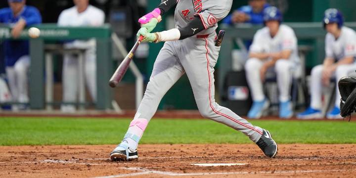 Reds notebook: What Terry Francona is seeing from Elly De La Cruz