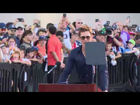 New England Patriots unveil statue of Tom Brady
