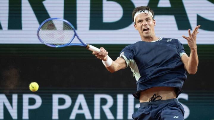 Daniel Altmaier Stuns Tsitsipas in Five