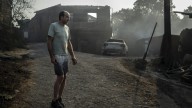 Aldeas arrasadas y vecinos contra las llamas, el drama que dejan los incendios en Galicia
