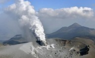 Un volcán entró en erupción en el suroeste de Japón
