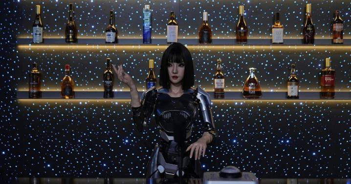 Shopping for a robot? China's new robot store in photos