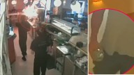 Momento en el que un cliente le prendió fuego con gasolina a un restaurante porque mesero le dijo que se acabó la mayonesa