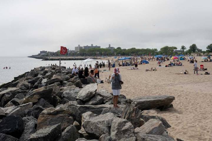 Woman drowns at Manhattan Beach days after teen’s death in Coney Island • Brooklyn Paper