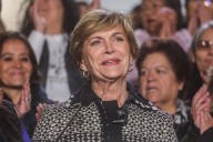 Evelyn Matthei inscribe su candidatura presidencial en el Servel