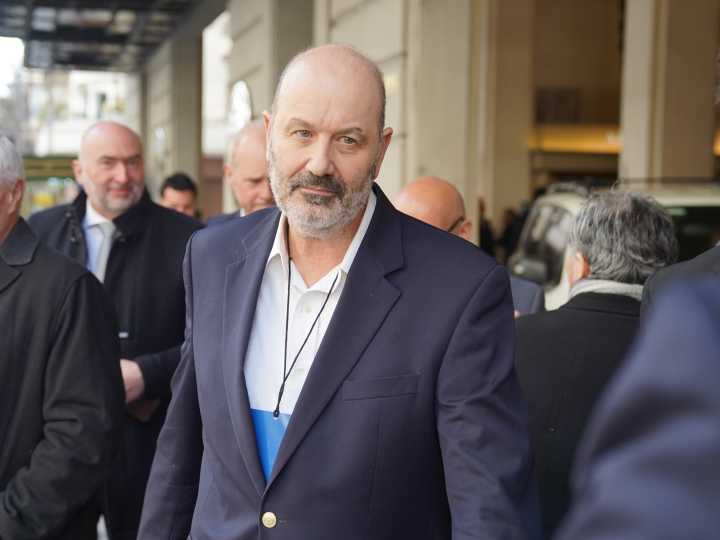 Piden que se cite a Federico Sturzenegger a Diputados por el escándalo en el ANDIS