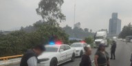 Manifestantes bloquean autopista México-Toluca, exigen justicia por accidente vial que acabó con la vida de Orlando