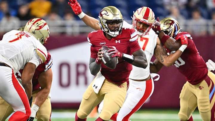Panthers sign former UFL MVP QB before Steelers game