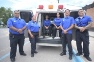 Entrega la UACH nuevos uniformes a personal de Protección Civil, Paramédicos y Seguridad