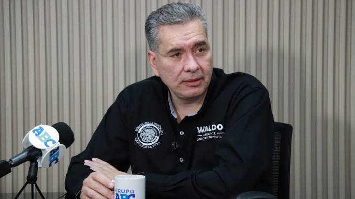 Waldo Fernández pide a Profeco revisar precios de servicios hospitalarios en NL