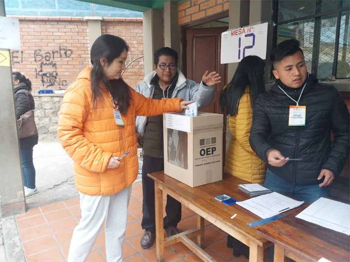Elecciones en Bolivia transcurren con normalidad (+Foto)