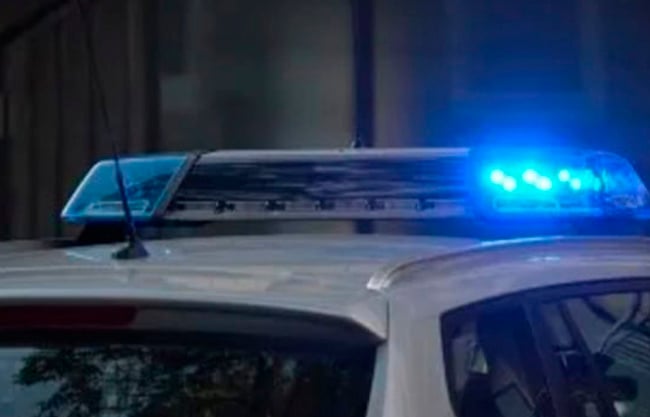 Hijos encuentran a su madre sin vida en el patio de su casa