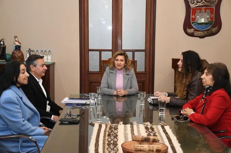 Fuentes recibió a directivos de la Unión Cultural Argentino Libanesa