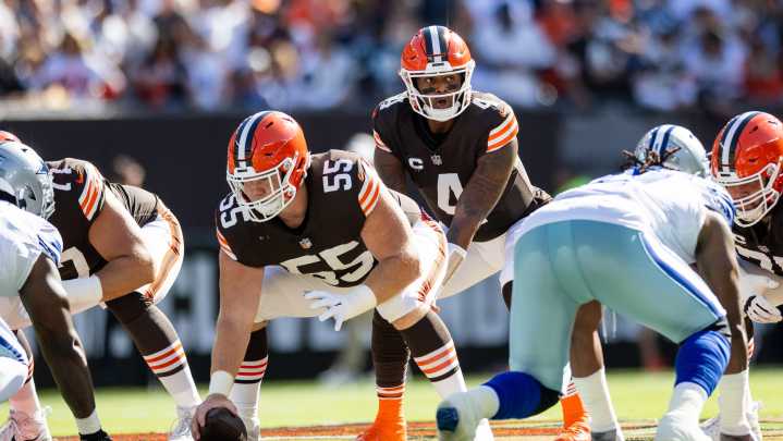 What we know about Browns center Ethan Pocic's left knee injury