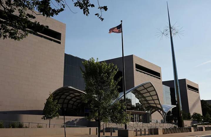White House Orders Review Of Smithsonian Museums And Exhibits To Ensure Alignment With Trump Directive