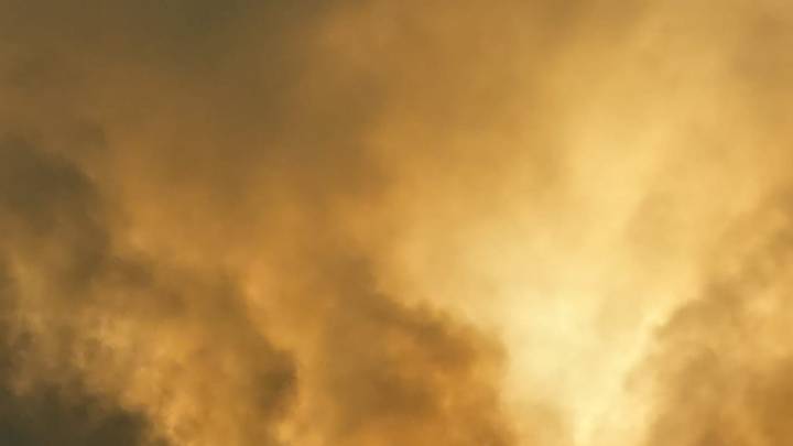 Suben a 14 los incendios forestales activos en Galicia