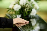 Se estima que el 40% de la población opta por cremaciones o inhumaciones directas debido a los costos
