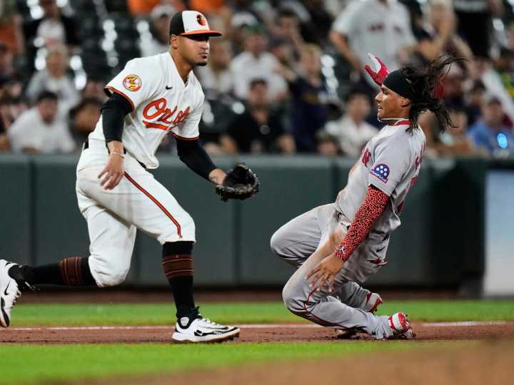 Boston dejó libre a Walker Buehler y bajó a Jhostynxon García