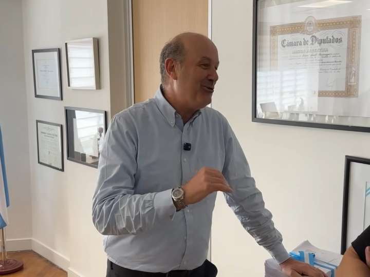 Federico Sturzenegger reveló detalles inéditos de la presentación de la Ley Bases: "Milei por momentos gemía, parecía que estaba teniendo un orgasmo"
