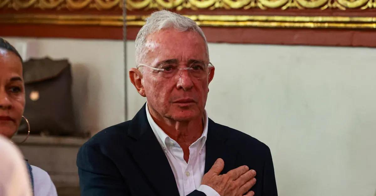 Atención: sentencia de primera instancia a Álvaro Uribe es de 12 años de prisión domiciliaria y detención inmediata