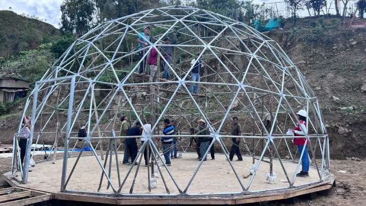 Instalarán 100 aulas de emergencia en colegios del país para 3 mil escolares