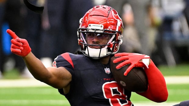 Eagles acquire Canadian receiver John Metchie III from Texans: report
