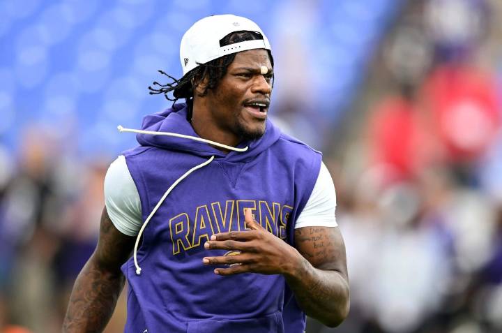 Lamar Jackson drops No. 8 trademark challenge against Troy Aikman's company