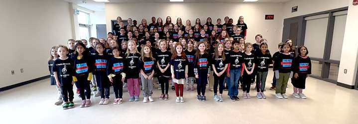 Chatham school choir doing live encore of ‘Hold On’ with Rik Emmett