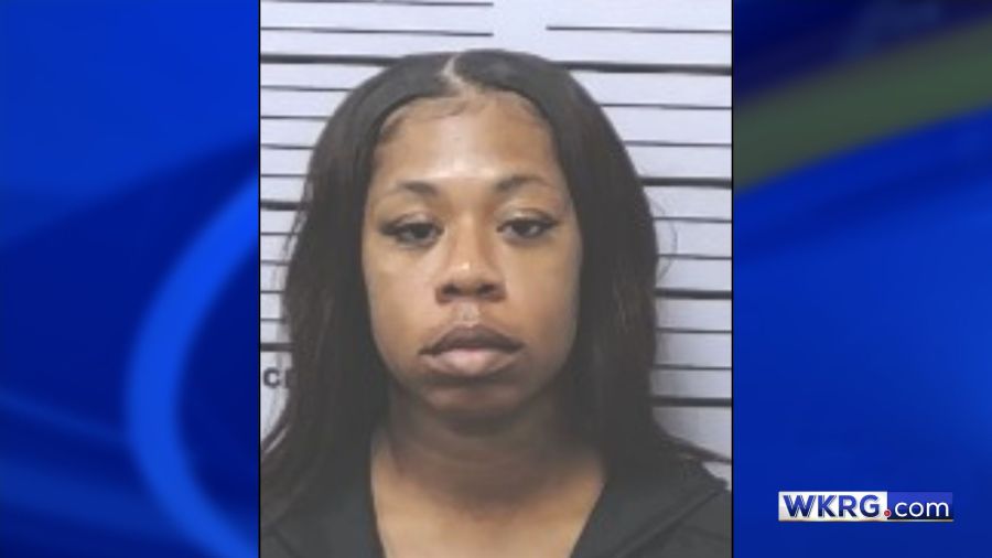 Fight at Mobile lounge ends in assault charge