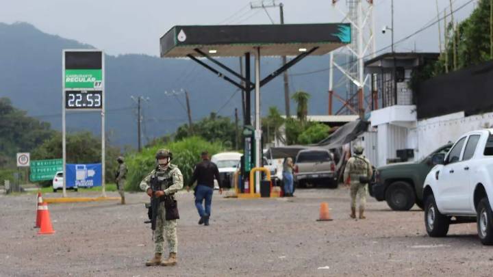 Interviene Fiscalía gasolineras de Orizaba por presunta venta de combustible ilegal
