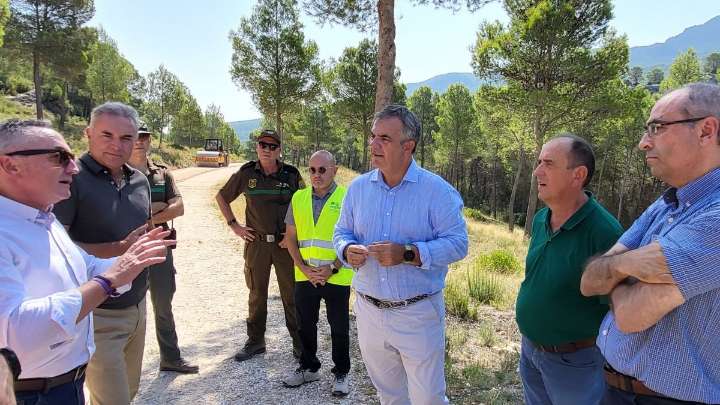 Comienzan las obras para restaurar 81 kilómetros de caminos forestales en Moratalla