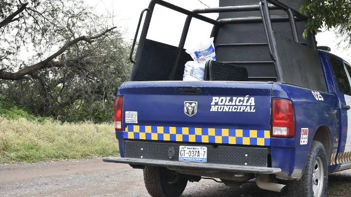 Fallece pareja en volcadura en la carretera Celaya