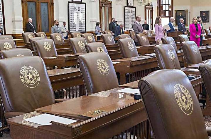 Texas Democrats seek funds for walkout over redistricting