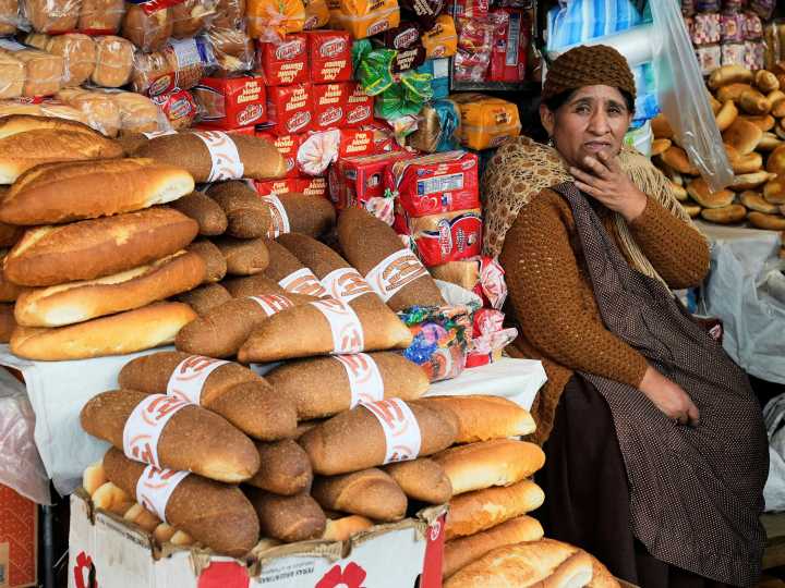 La marraqueta, el pan popular de Bolivia es cada vez más chico y simboliza la crisis económica