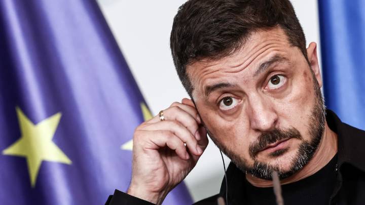 Zelenski se reunirá este lunes con Trump e insiste en un formato trilateral