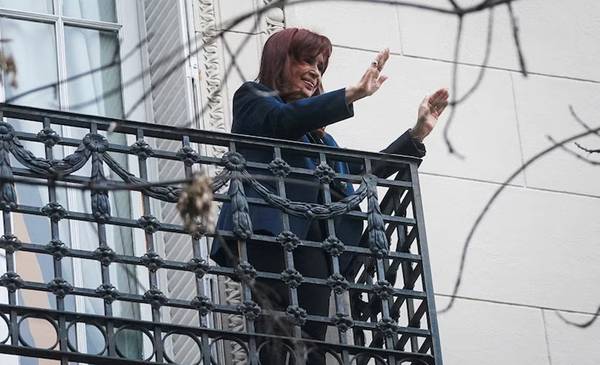 Cristina Kirchner acudirá a la Corte Suprema para pedir que le quiten la tobillera