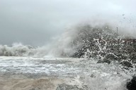 Oleaje anómalo provoca desborde del mar en zonas de La Punta