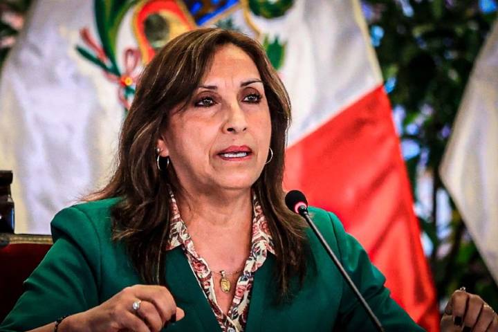 Presidenta de Perú desacata a la Corte IDH y promulga amnistía para policías y militares
